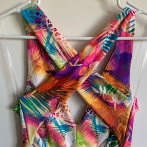 Great for the Beach 🏝️~ Halter Style ~ Maxi Length Dress ~ Size L